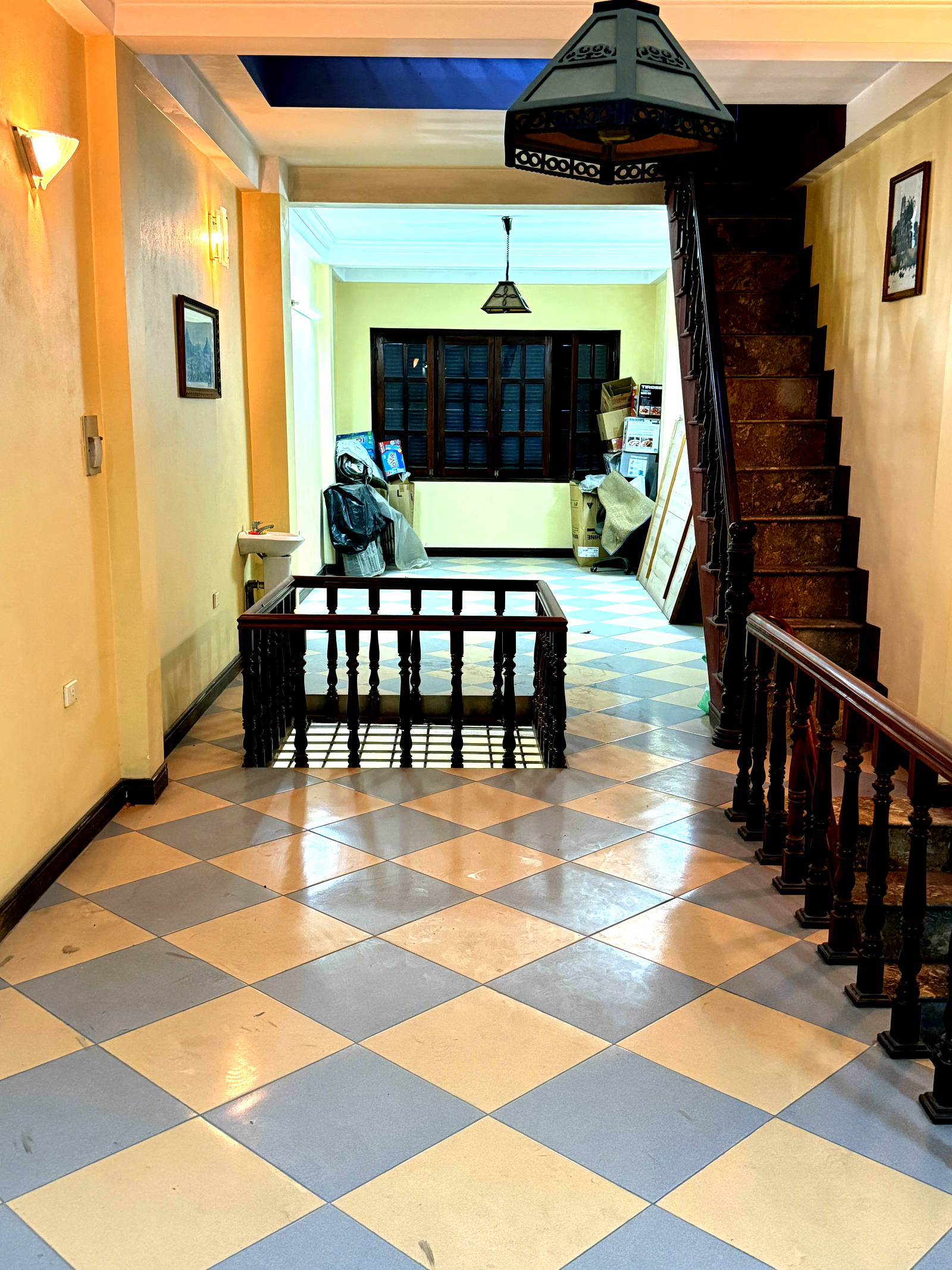 NHÀ ĐẦM TRẤU - PHÂN LÔ Ô TÔ ĐỖ CỬA MIỄN PHÍ - LÔ GÓC - ĐƯỜNG NHỰA VÒNG QUANH - 50m2 - 15tỷ